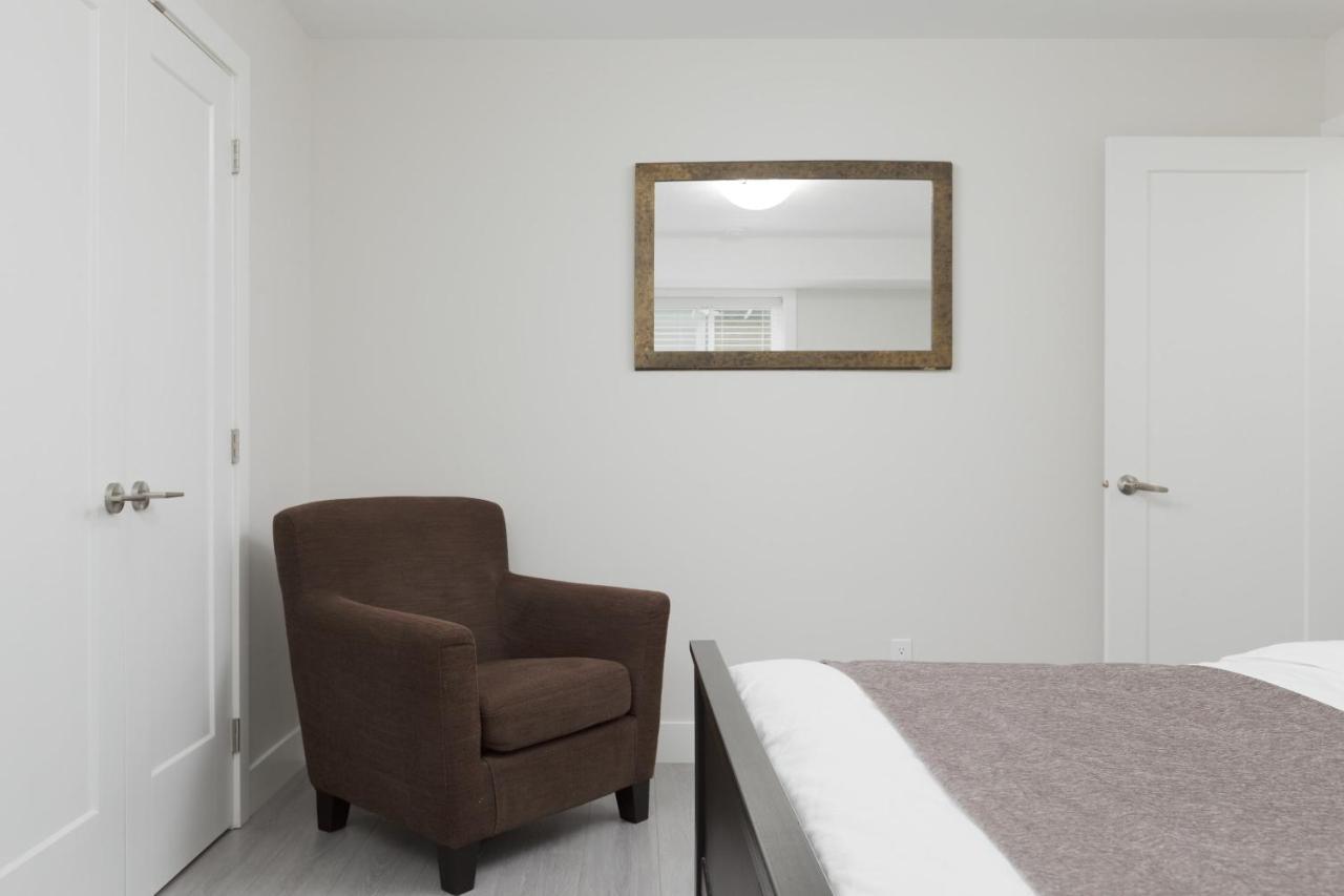 Villa Tastefully Furnished And Newly Updated 2 Bd Central Lynn Valley North Vancouver Exterior foto