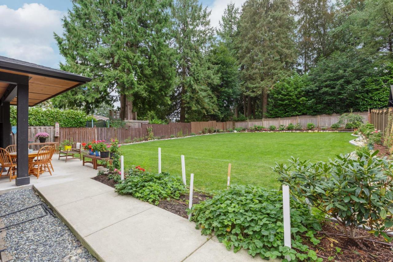 Villa Tastefully Furnished And Newly Updated 2 Bd Central Lynn Valley North Vancouver Exterior foto