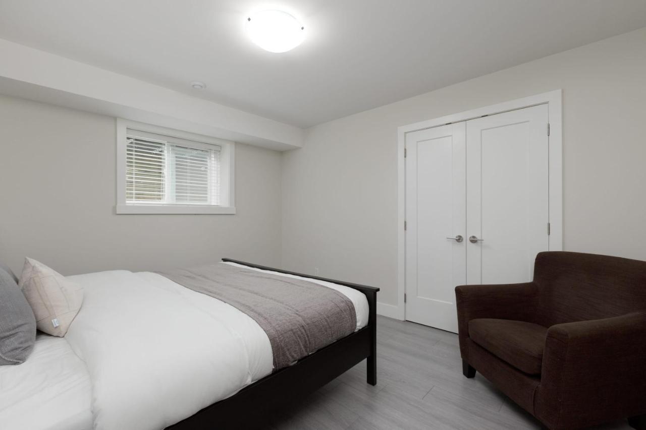 Villa Tastefully Furnished And Newly Updated 2 Bd Central Lynn Valley North Vancouver Exterior foto