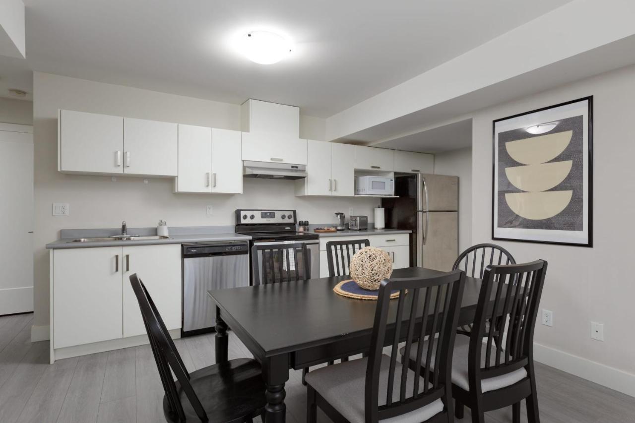 Villa Tastefully Furnished And Newly Updated 2 Bd Central Lynn Valley North Vancouver Exterior foto