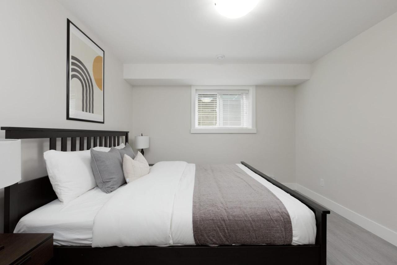 Villa Tastefully Furnished And Newly Updated 2 Bd Central Lynn Valley North Vancouver Exterior foto