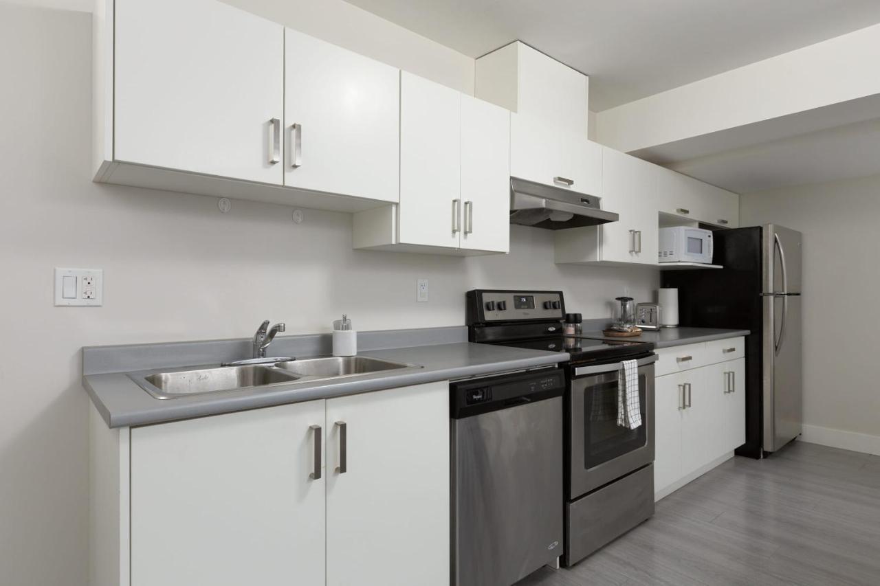 Villa Tastefully Furnished And Newly Updated 2 Bd Central Lynn Valley North Vancouver Exterior foto