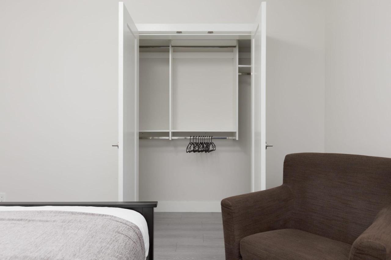 Villa Tastefully Furnished And Newly Updated 2 Bd Central Lynn Valley North Vancouver Exterior foto
